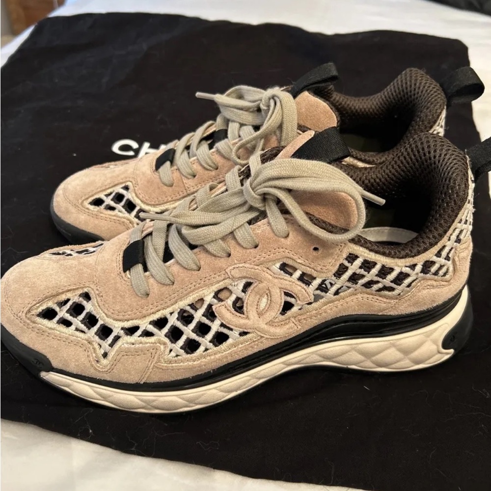 Chanel 2021 interlocking CC logo Sneakers
